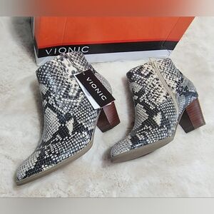 Vionic New In Box Ankle Boots Size 6.5
